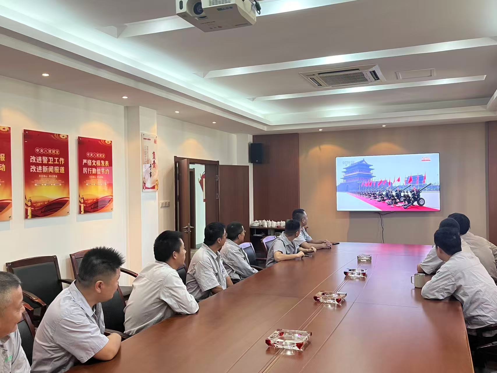 ed368b4c87f5a4342b74ef777f89bb7.jpg ed368b4c87f5a4342b74ef777f89bb7.jpg